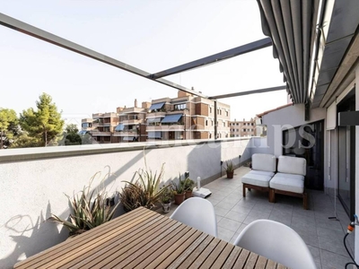 Venta Piso Sabadell. Piso de tres habitaciones en Calle alemanya. Buen estado segunda planta con terraza