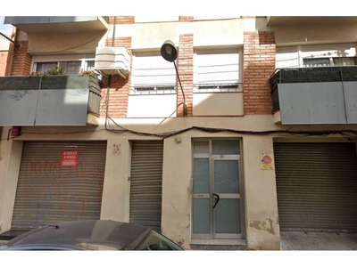 Venta Piso Sabadell. Piso de una habitación en Calle Santiago rusiñol. A reformar cuarta planta