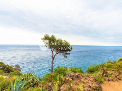 Venta Piso Tossa de Mar. Piso de dos habitaciones Buen estado tercera planta con terraza