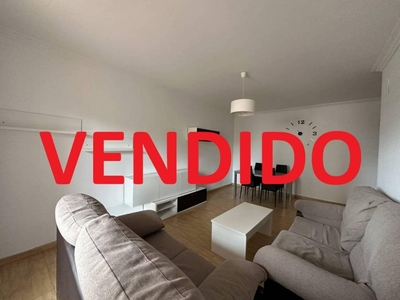 Venta Piso Úbeda. Piso de tres habitaciones en Calle blas infante. Buen estado segunda planta con terraza