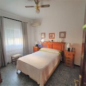 Casa en venta en zona santa lucía, 4 dormitorios. en Alcalá de Guadaira