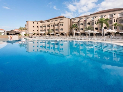 Alquiler de piso con piscina y terraza en Los Cristianos (Arona), Saint George