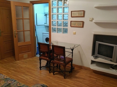 Alquiler de piso en Centro - Palencia de 1 habitación con garaje y muebles