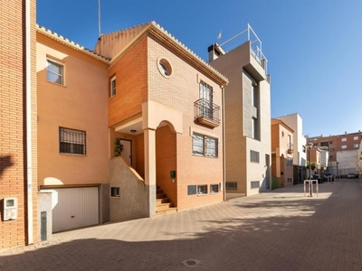 Casa adosada en venta en Almanjáyar, Granada