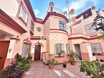 Casa adosada en venta en Casco Antiguo