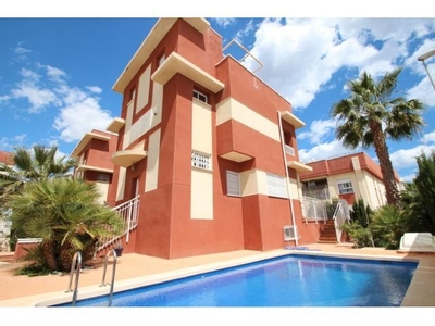 Chalet independiente con piscina en Lomas de Cabo Roig