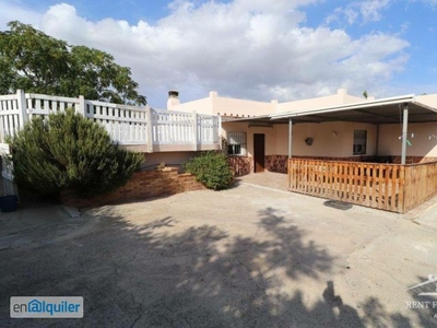 Chalet independiente en el campo