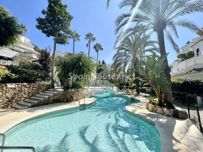 Piso ático en venta en Elviria, Marbella