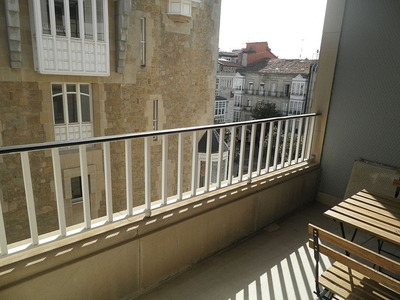 Piso en alquiler en Centro - Vitoria-Gasteiz de 2 habitaciones con terraza y muebles