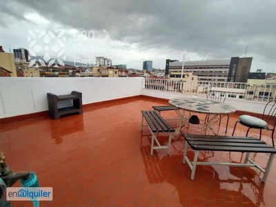 Precioso sobreático de 3 habitaciones y dos terrazas de 45 m2 y 20 m2 en Eixample