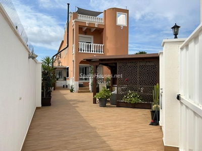 Villa adosada en venta en La Siesta - El Salado - Torreta, Torrevieja