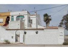 Venta Casa unifamiliar en Calle Neptuno 689 Los Alcázares. Buen estado con terraza 80 m²