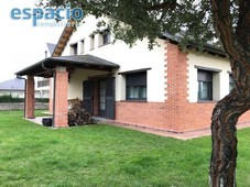 Venta Casa unifamiliar Ponferrada. Con balcón 380 m²