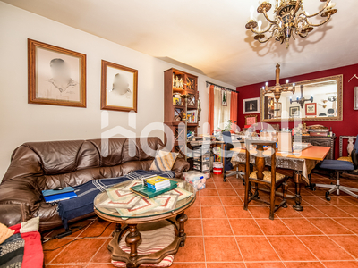 Venta de casa con piscina y terraza en Serrada