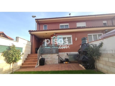 Casa adosada en venta en Calle de la Cerrada, 15