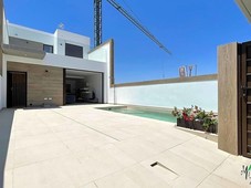 Venta Chalet Benijófar. Con terraza 172 m²