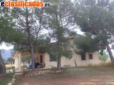 Chalet rustico en yecla..