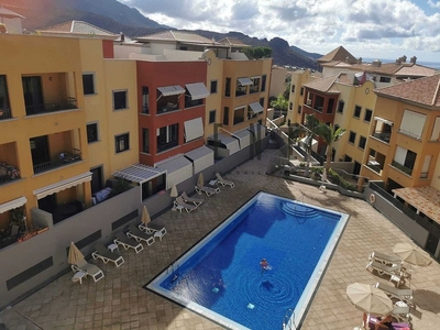 Alquiler de dúplex en Adeje ciudad de 2 habitaciones con terraza y piscina