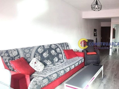 Alquiler de piso en El Pilar - La Estación de 3 habitaciones con terraza y muebles