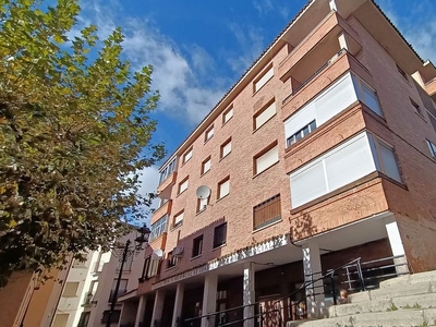 Alquiler de piso en Molina de Aragón de 3 habitaciones con terraza y muebles