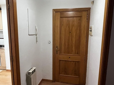 Alquiler de piso en Nuez de Ebro de 3 habitaciones con aire acondicionado y calefacción
