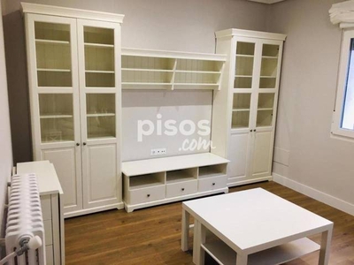 Apartamento en alquiler en Calle del Alcón