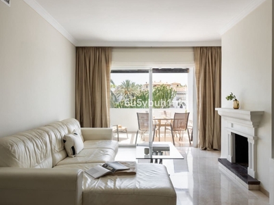 Apartamento en venta en Estepona, Málaga