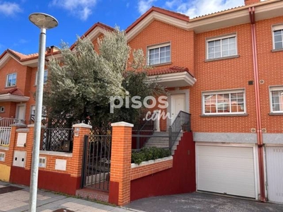 Casa adosada en venta en Calle de Barco del Lobo, cerca de Calle de Barco del Fraile