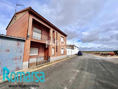 Casa adosada en venta en Calle de Magazos