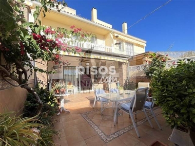 Casa adosada en venta en El Higueral-La Merced