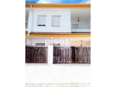 Casa adosada en venta en Guadajira