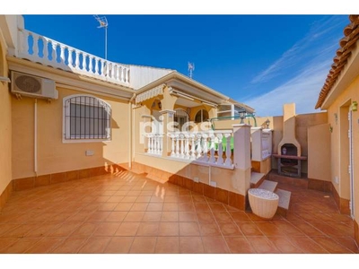 Casa adosada en venta en Urbanización los Altos