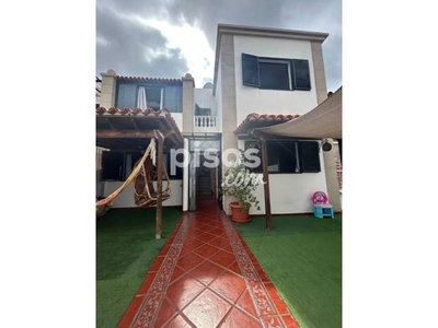 Casa pareada en venta en Calle Alisios