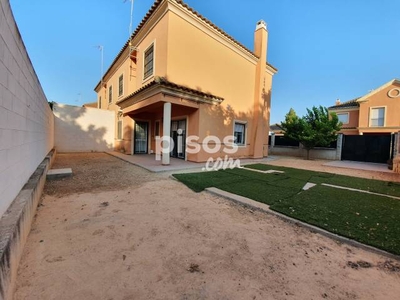 Casa pareada en venta en Umbrete