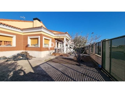 Chalet en venta en Aldeamayor de San Martín