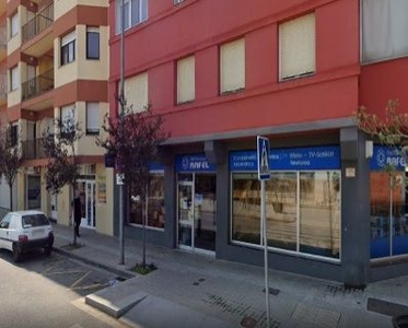 Local en venta en Figueres de 238 m²
