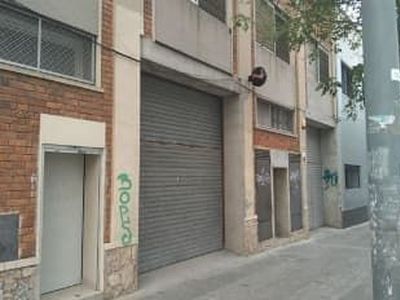 Local en venta en Terrassa de 259 m²