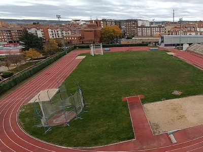 Piso en alquiler en calle Juan de Balmaseda de 3 habitaciones con terraza y garaje