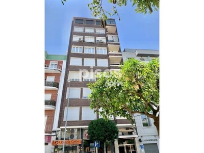 Piso en venta en Avenida Santa Marina