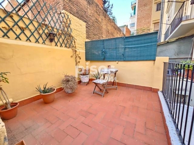 Piso en venta en Carrer de Còrsega, cerca de Carrer del Dos de Maig