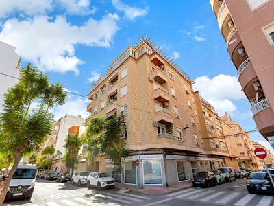 Piso en venta en Los Balcones, Alicante