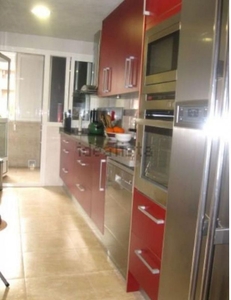 Piso en venta en Melilla de 4 habitaciones con garaje y ascensor