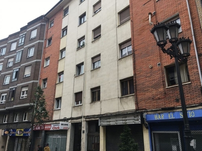 Piso en venta en Oviedo de 70 m²