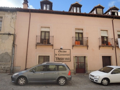 Piso en venta en San Ildefonso O La Granja de 67 m²