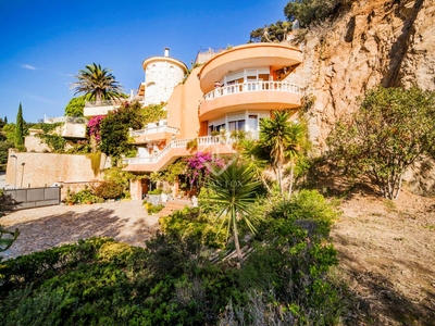 Villa en venta, primera línea de Lloret de Mar, Costa Brava