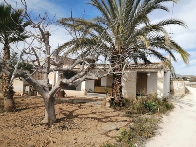 Casa con terreno en Aspe