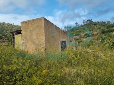 Casa con terreno en el Perelló