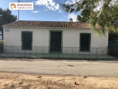 Casa con terreno en Orihuela