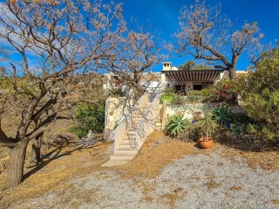 Casa con terreno en Sayalonga