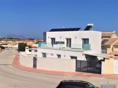 Chalet en venta en Torrevieja, Alicante